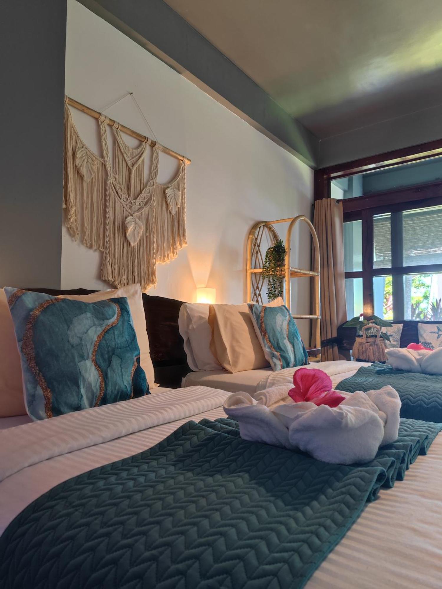 Daluyong Beach Resort Хенерал Луна Екстериор снимка