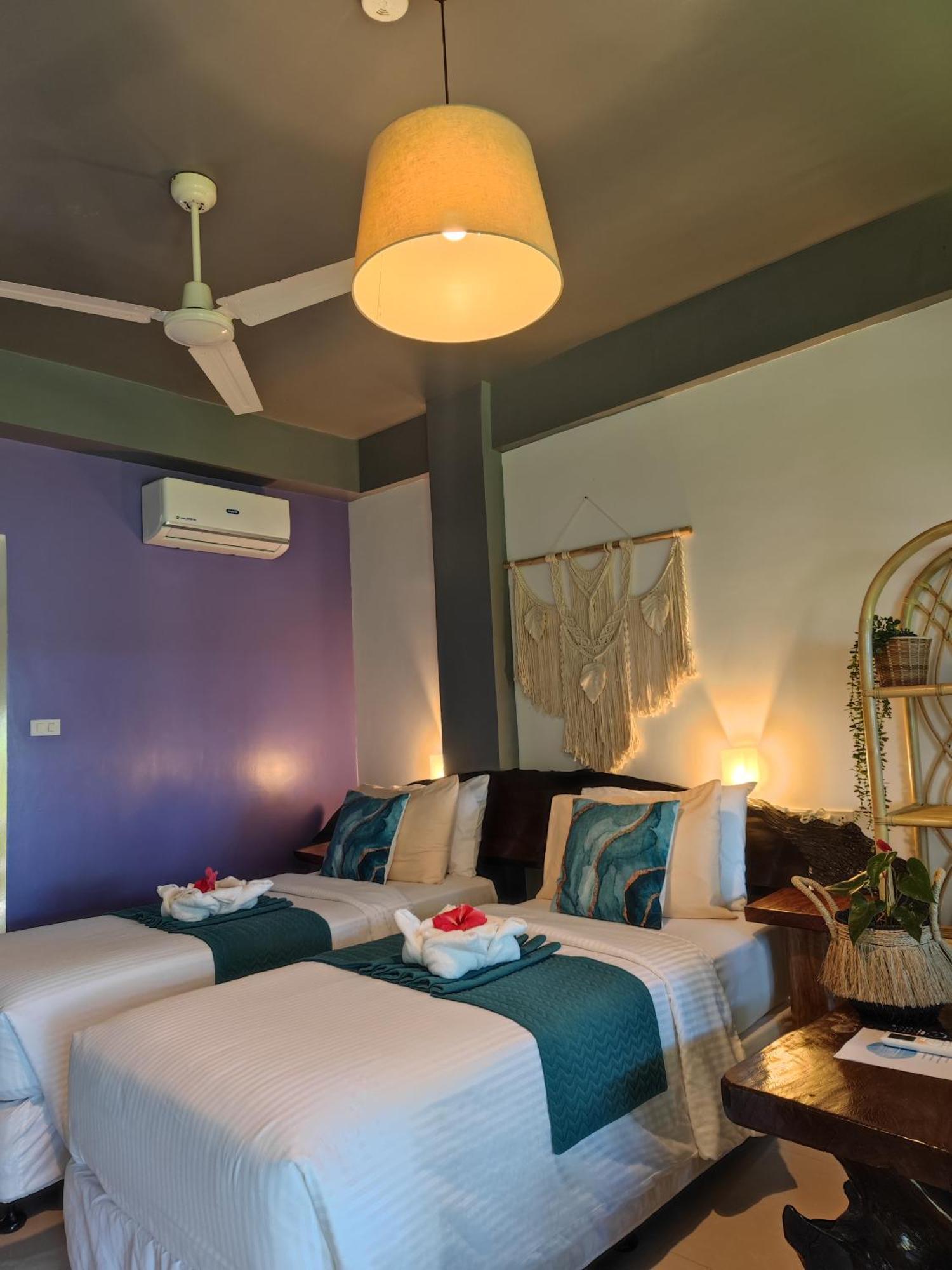 Daluyong Beach Resort Хенерал Луна Екстериор снимка