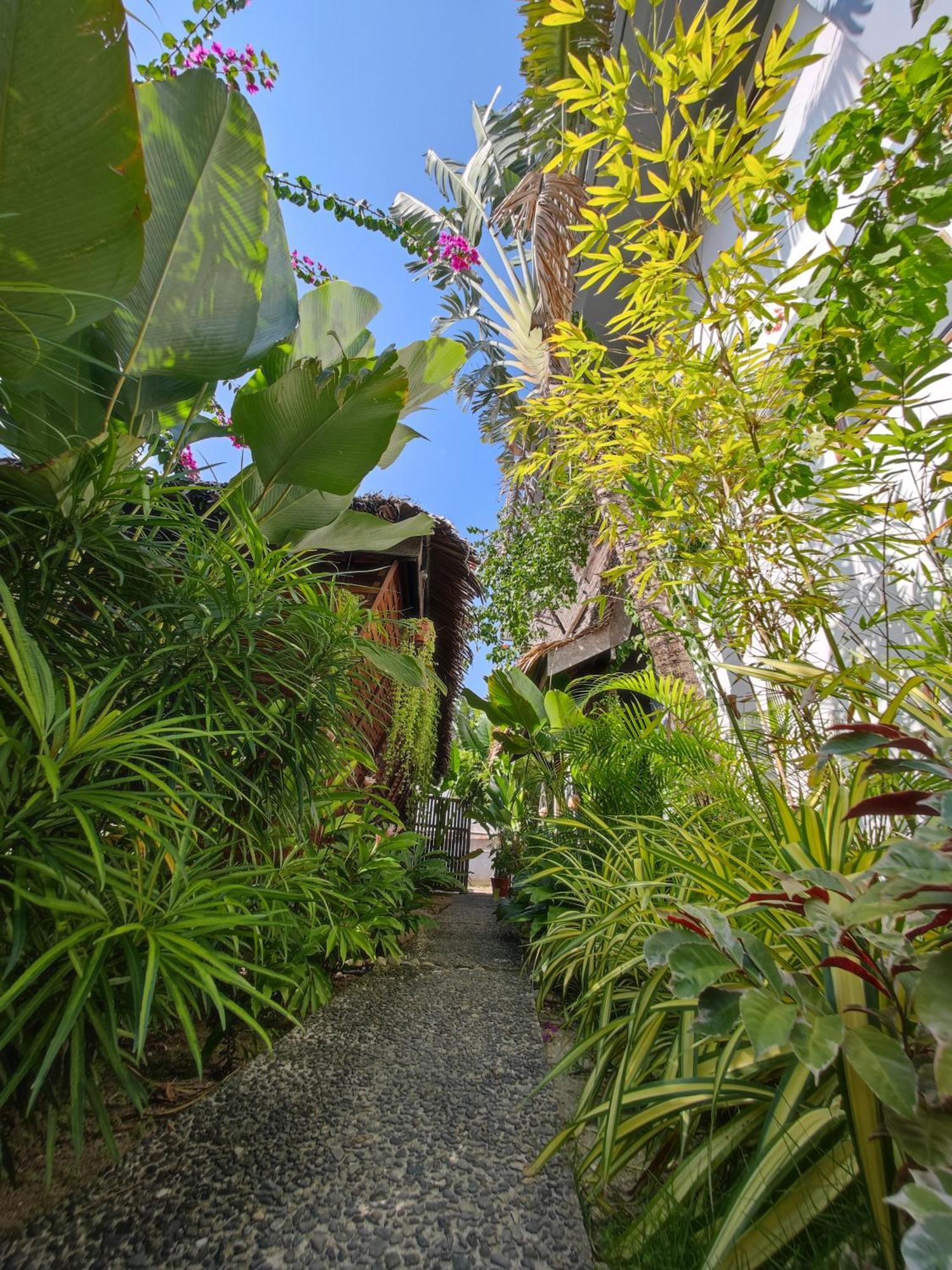 Daluyong Beach Resort Хенерал Луна Екстериор снимка