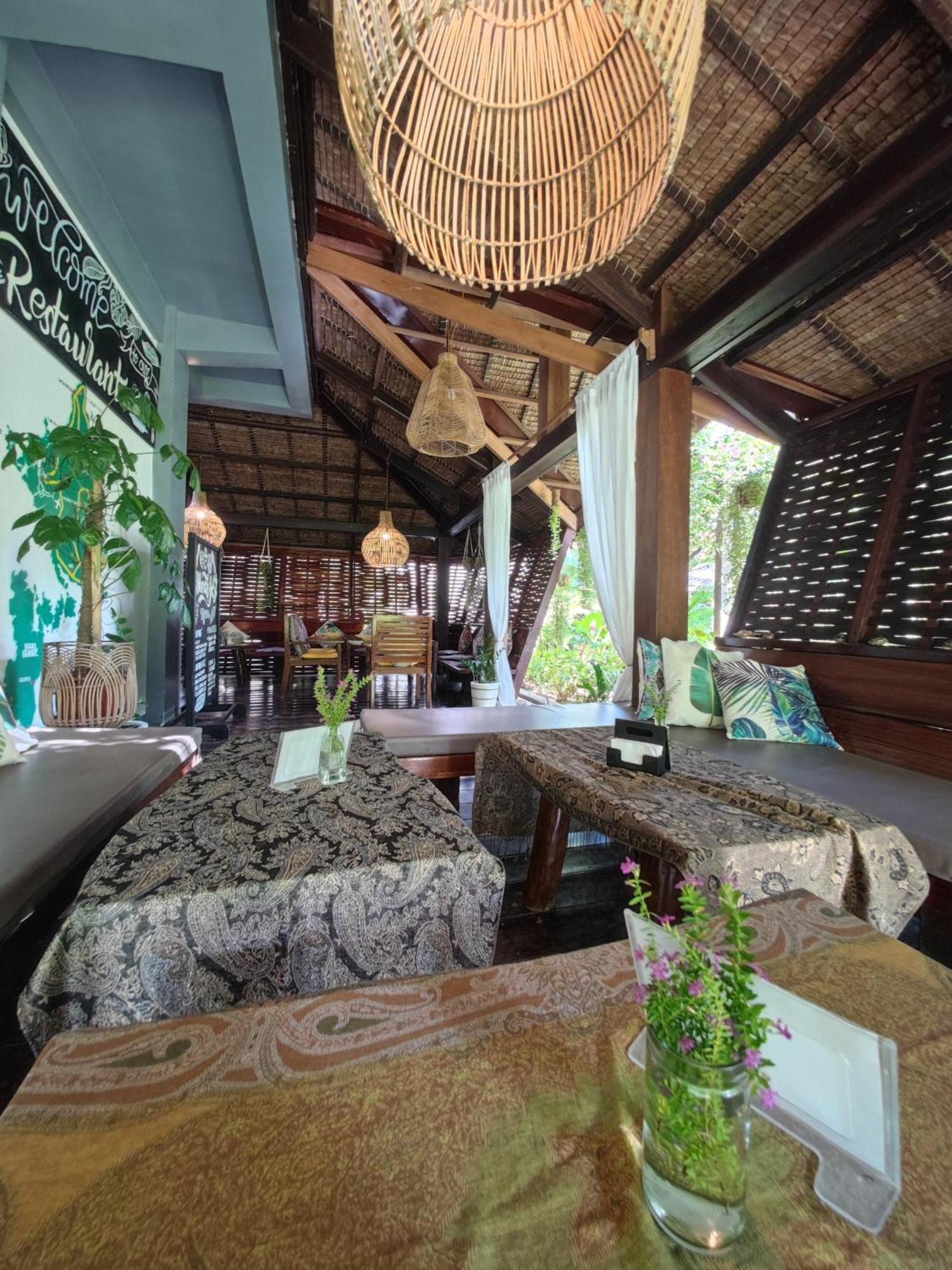 Daluyong Beach Resort Хенерал Луна Екстериор снимка
