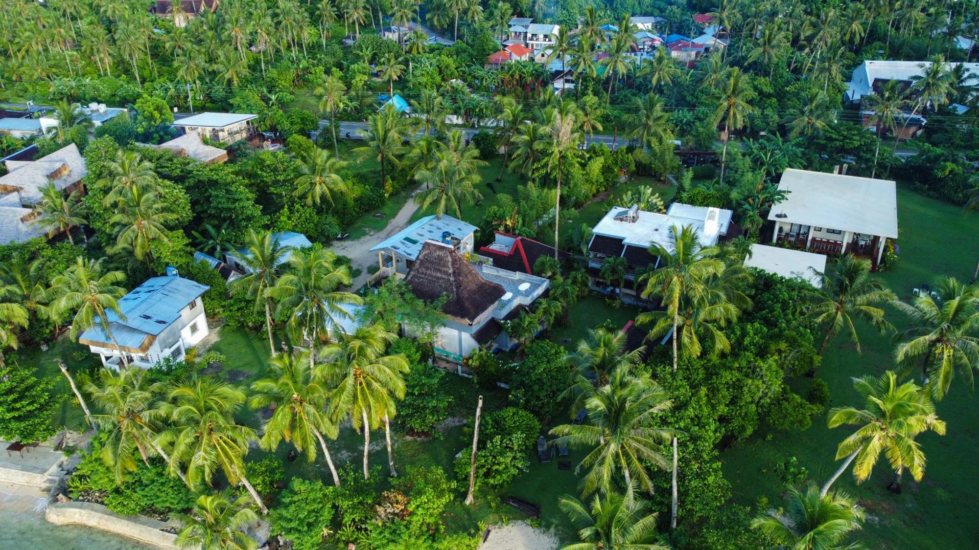 Daluyong Beach Resort Хенерал Луна Екстериор снимка
