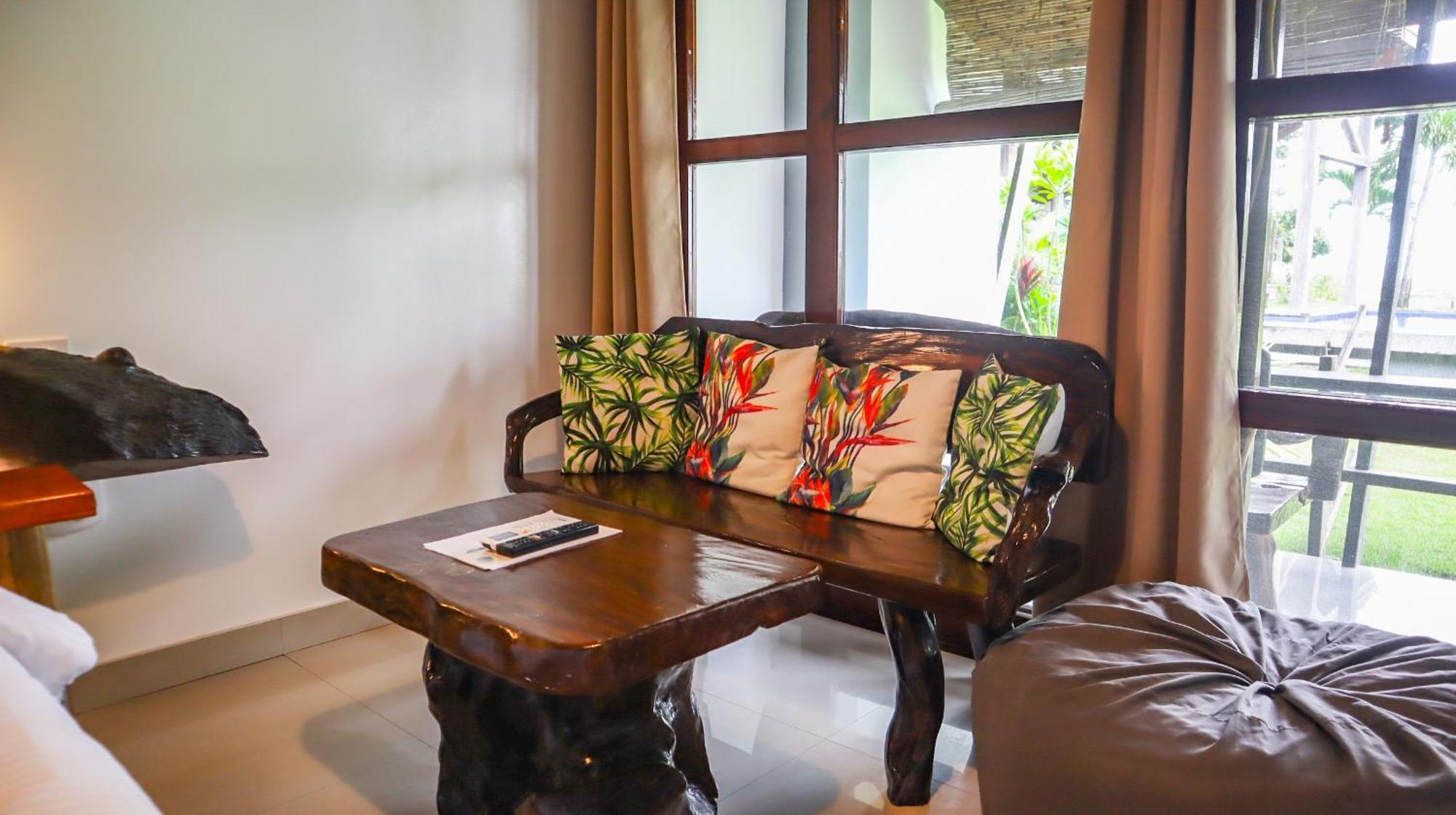 Daluyong Beach Resort Хенерал Луна Екстериор снимка