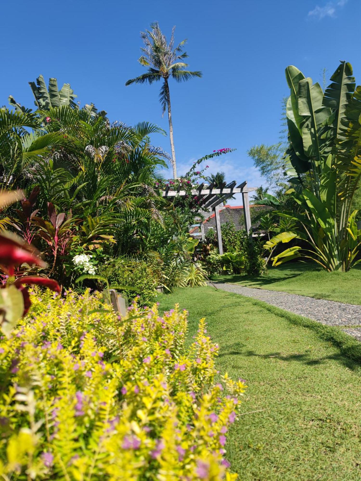 Daluyong Beach Resort Хенерал Луна Екстериор снимка