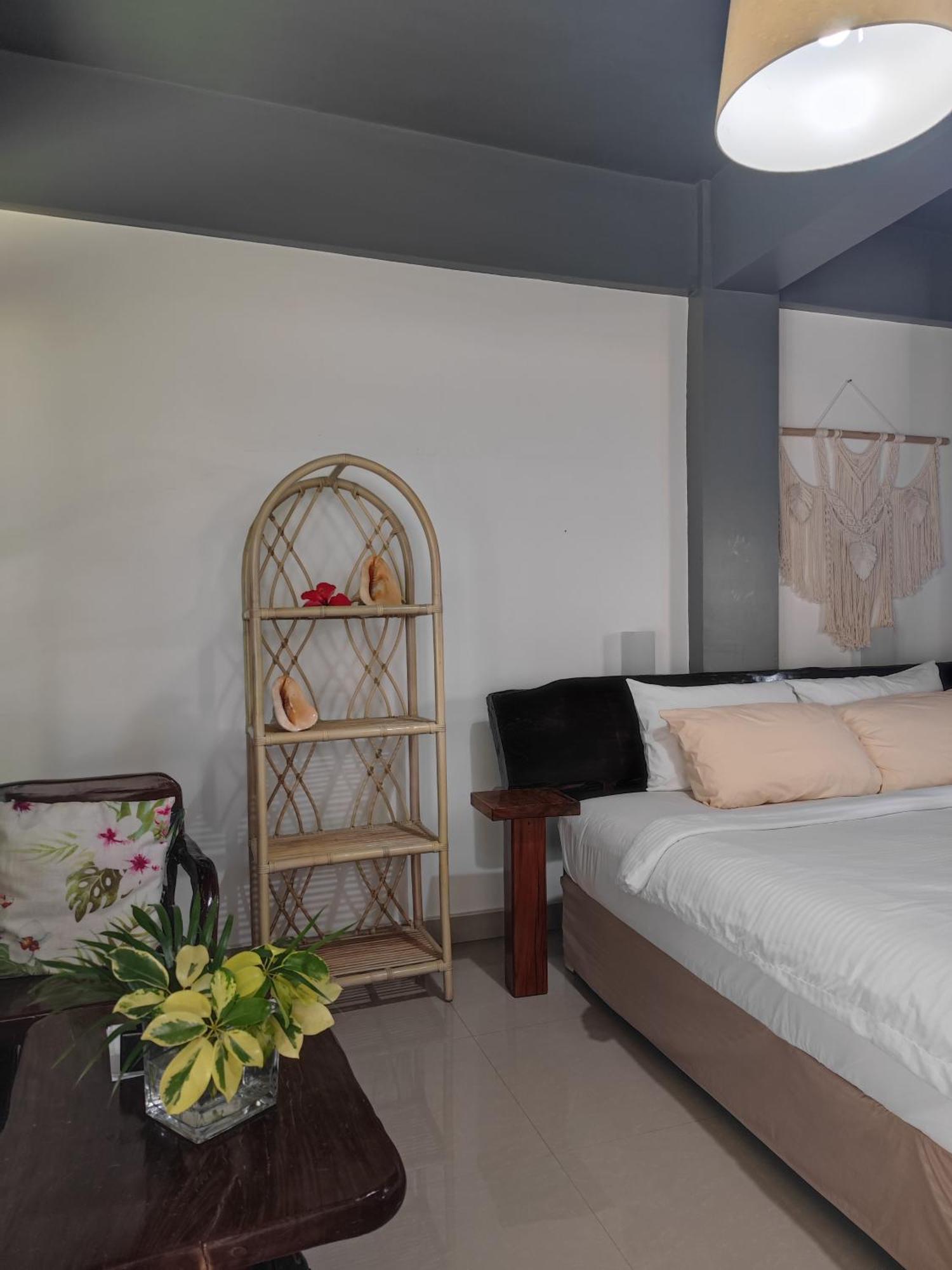 Daluyong Beach Resort Хенерал Луна Екстериор снимка